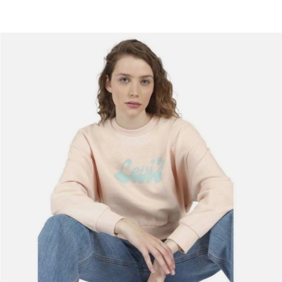Women's Levi's® Cropped Graphic
Logo Sweatshirt, Script Peach Puree new - Picture 4 of 6